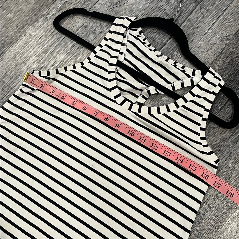 Lululemon LOVE TANK TOP - Picture 5 of 6